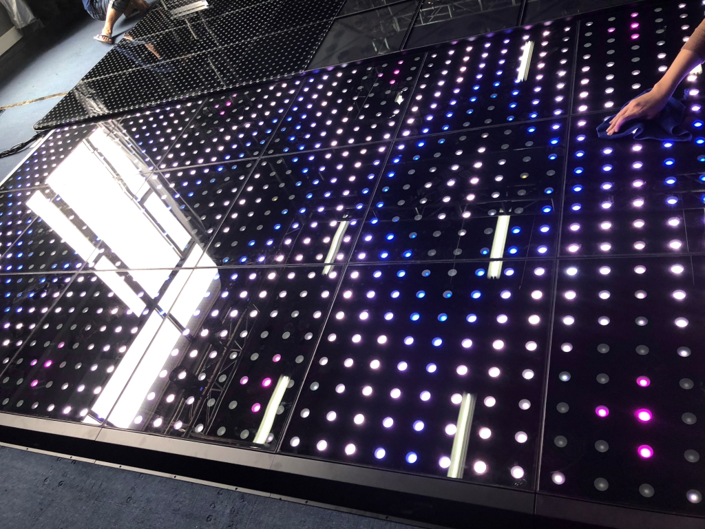 LED Dance Floor:2x2ft size, 8x8 pixels, Wireless Magnet connect